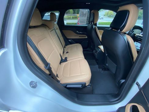 Used 2021 Lincoln Corsair Reserve w/ Equipment Group 201A image 19