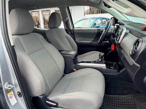 Used 2019 Toyota Tacoma SR5 image 15