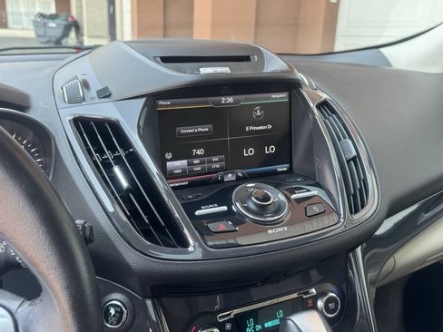 Used 2014 Ford Escape Titanium FWD image 22