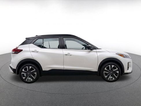 Used 2026 Nissan Kicks SV w/ Cold Weather Package AWD/4WD image 10