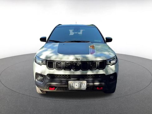 Used 2025 Jeep Compass Trailhawk AWD/4WD image 4
