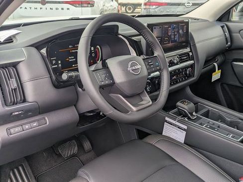 New 2026 Nissan Pathfinder SL FWD image 32