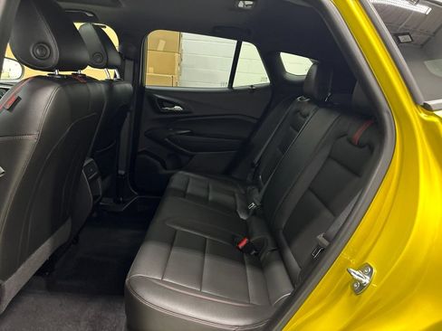 Used 2024 Chevrolet Trax RS w/ Sunroof Package FWD image 32