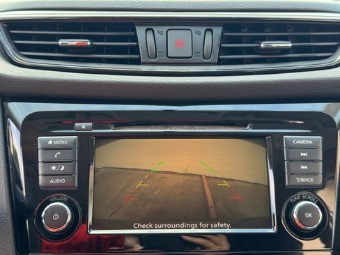 Used 2018 Nissan Rogue S FWD image 24