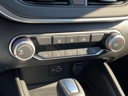 Used 2024 Nissan Altima 2.5 S FWD image 16