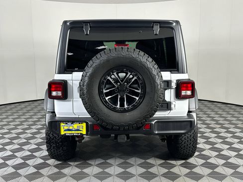 Used 2024 Jeep Wrangler Willys image 18