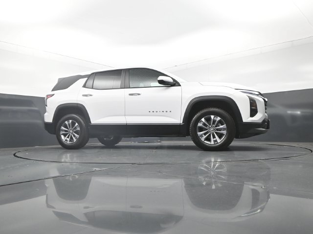 Used 2026 Chevrolet Equinox LT AWD/4WD image 38