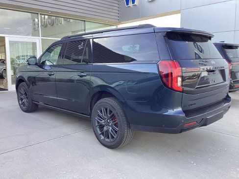 Certified 2025 Ford Expedition Max Platinum w/ Stealth Performance Package AWD/4WD image 4
