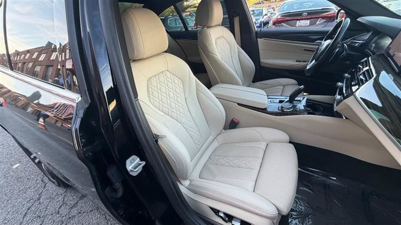 Used 2021 BMW 530i xDrive w/ Premium Package AWD/4WD image 8