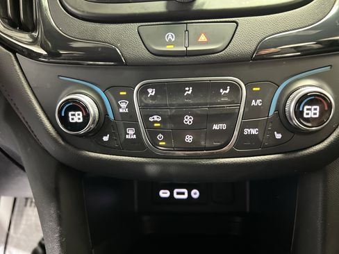 Used 2022 Chevrolet Equinox RS w/ RS Leather Package image 20