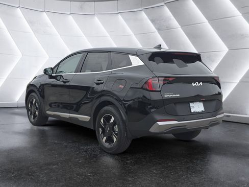 New 2026 Kia Sportage LX FWD image 4