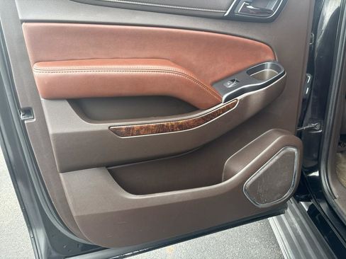 Used 2015 Chevrolet Suburban LTZ image 14