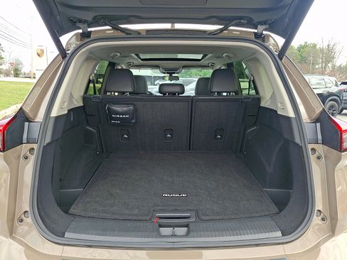 Certified 2024 Nissan Rogue SV w/ SV Premium Package image 28