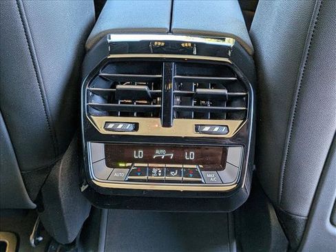 Used 2024 BMW iX xDrive50 w/ Sport Package AWD/4WD image 18