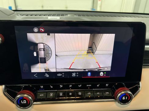Used 2026 GMC Canyon AT4X AWD/4WD image 16