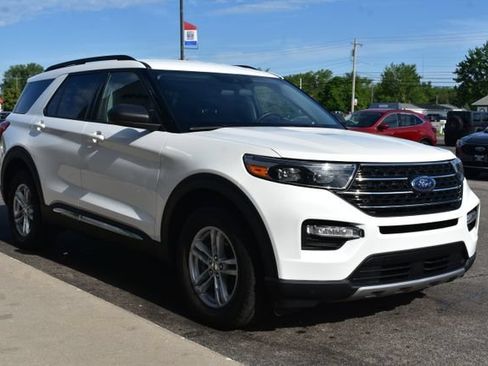 Used 2023 Ford Explorer XLT w/ Equipment Group 202A AWD/4WD image 11