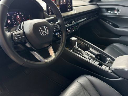 Used 2024 Honda Accord Touring image 7