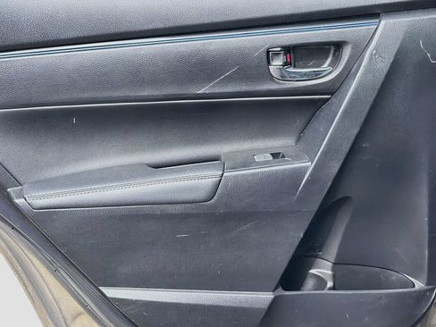 Used 2017 Toyota Corolla SE FWD image 26