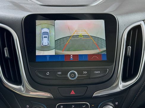 Used 2018 Chevrolet Equinox Premier image 23