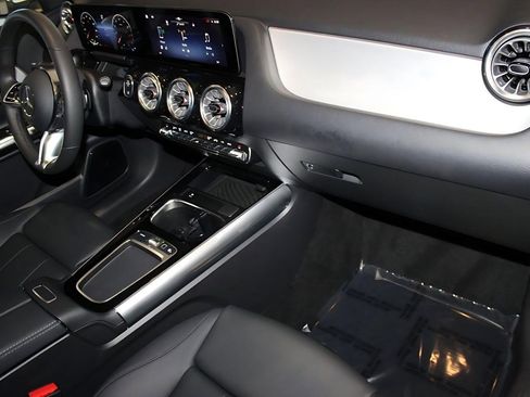 Certified 2026 Mercedes-Benz GLA 250 image 31