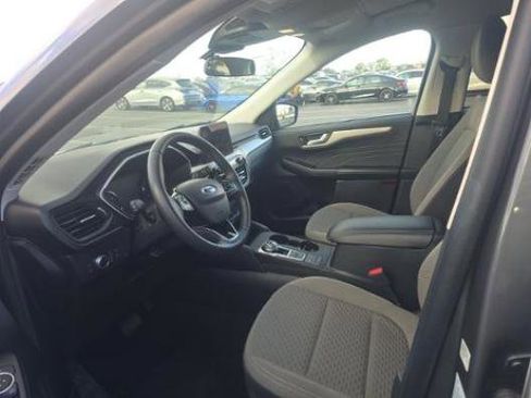 Used 2021 Ford Escape SE w/ SE Sport Appearance Package image 7