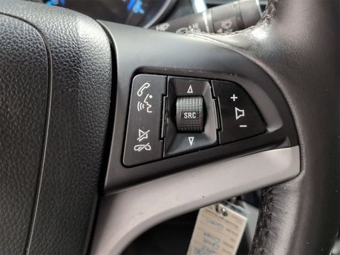 Used 2015 Chevrolet Cruze LT image 25