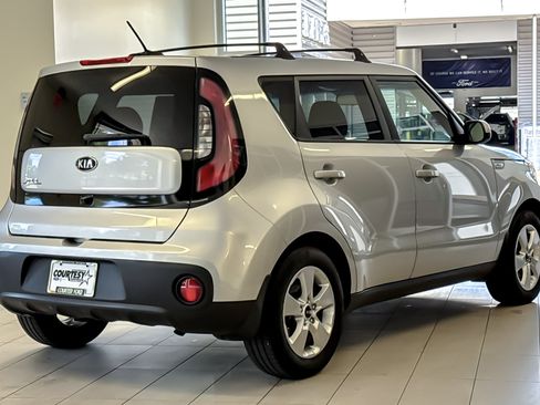 Used 2019 Kia Soul FWD image 4