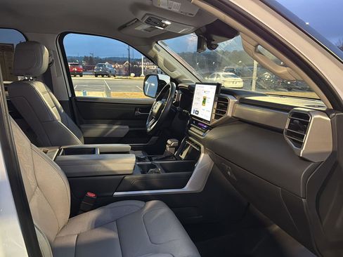 Used 2024 Toyota Tundra Limited image 10