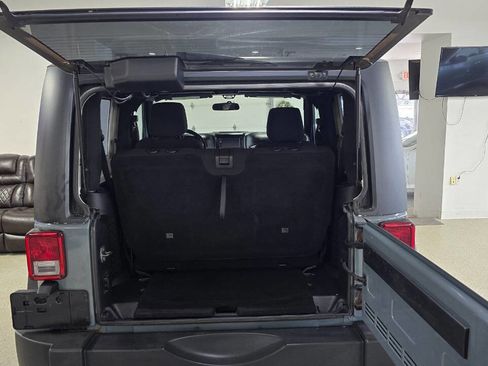 Used 2014 Jeep Wrangler Sport w/ Connectivity Group image 7