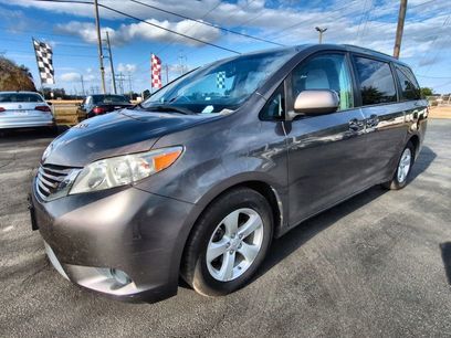 Used 2015 Toyota Sienna LE