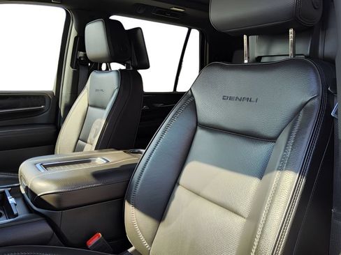 Used 2024 GMC Yukon Denali w/ Denali Reserve Package AWD/4WD image 24