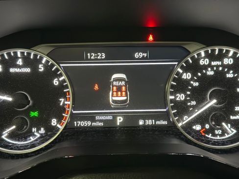 Used 2025 Nissan Pathfinder SL w/ SL Premium Package image 5