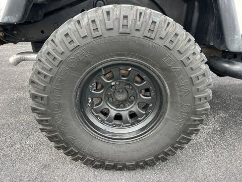 Used 2005 Jeep Wrangler SE image 25