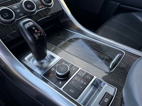 Used 2014 Land Rover Range Rover Sport HSE image 13