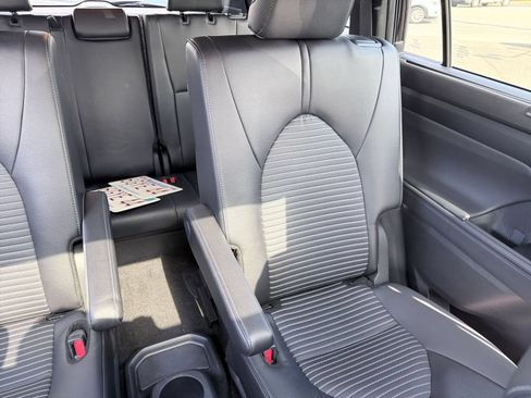 Used 2025 Toyota Highlander XSE AWD/4WD image 40
