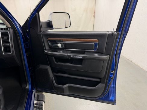 Used 2017 RAM 1500 Laramie image 8