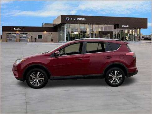 Used 2018 Toyota RAV4 XLE w/ Plus Extra Value Package image 2