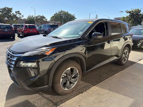 Used 2024 Nissan Rogue SV FWD image 4