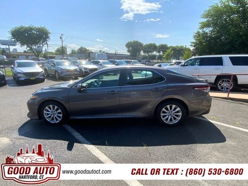 Used 2019 Toyota Camry LE FWD image 5