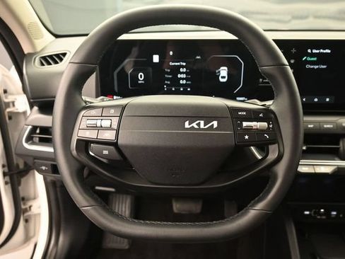 Used 2025 Kia K4 EX FWD image 24