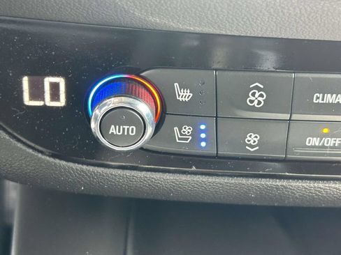 Used 2019 Buick Enclave Avenir w/ Avenir Technology Package FWD image 27