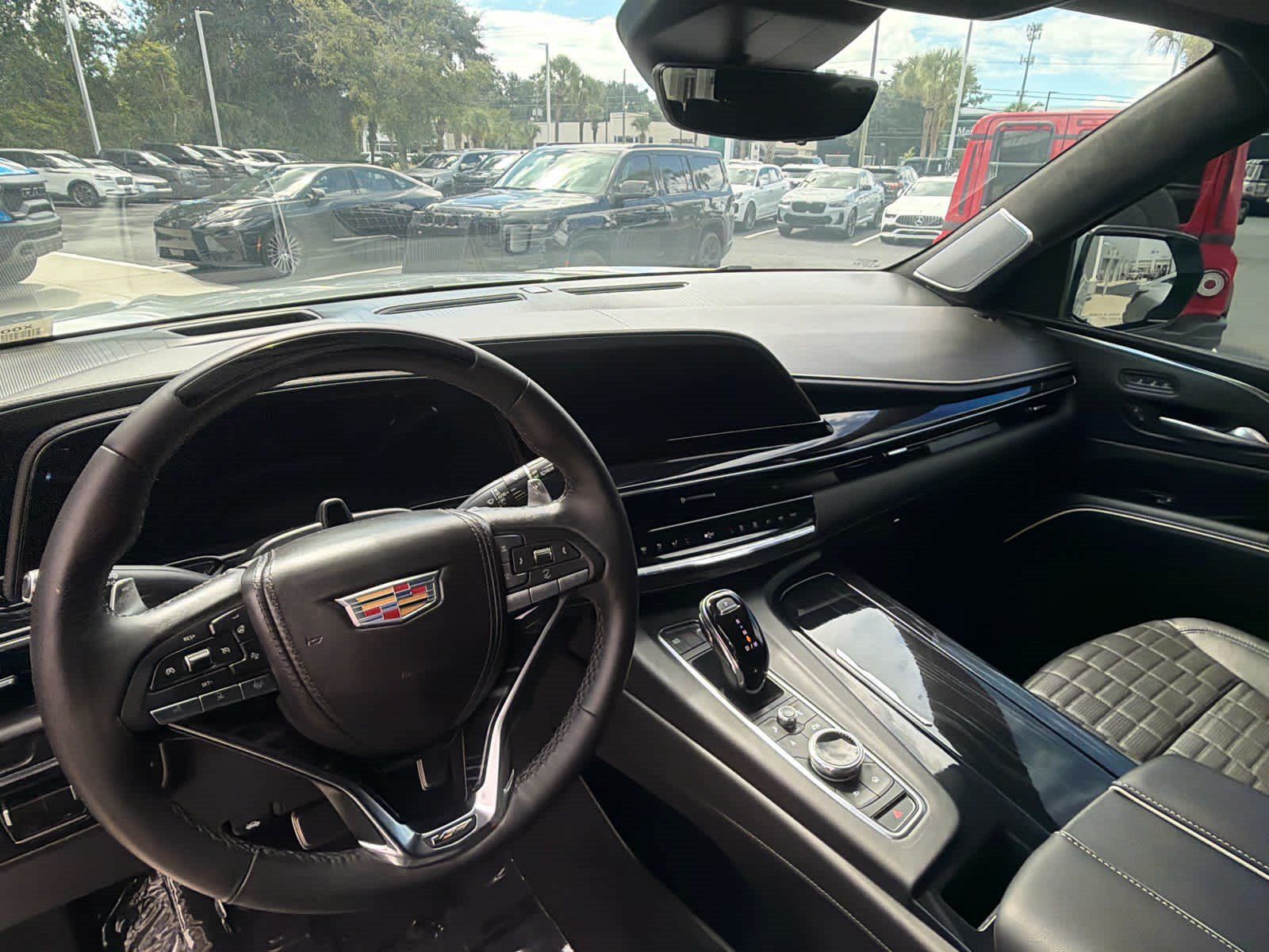 Used 2024 Cadillac Escalade V w/ LPO, ONYX Package AWD/4WD image 17