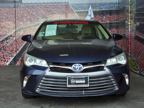 Used 2016 Toyota Camry LE image 2