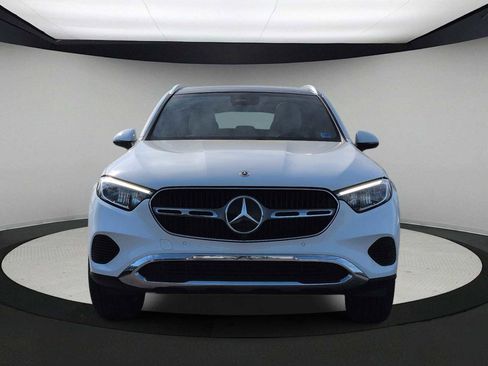 Used 2023 Mercedes-Benz GLC 300 4MATIC image 3