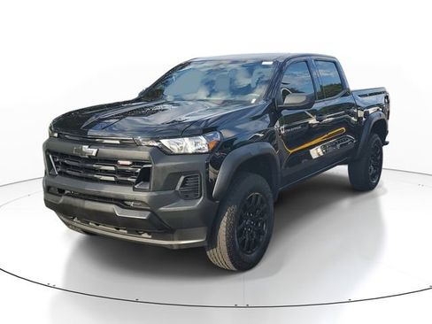 Certified 2023 Chevrolet Colorado Trail Boss w/ Advanced Trailering Package AWD/4WD image 2