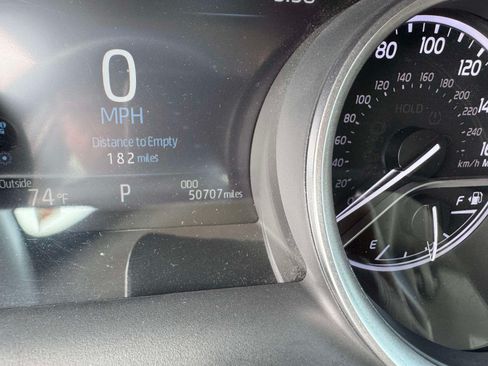 Certified 2021 Toyota Camry XLE FWD image 26