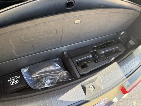Used 2025 Hyundai Santa Fe SEL FWD image 31