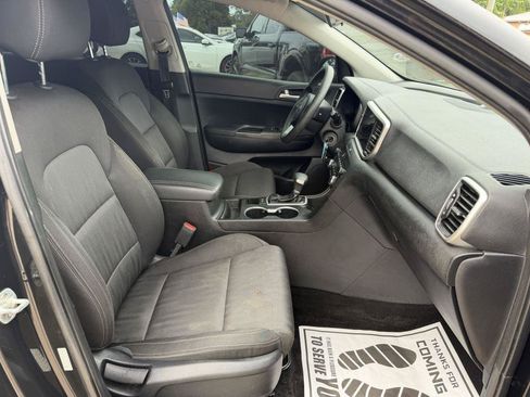 Used 2022 Kia Sportage LX FWD image 12