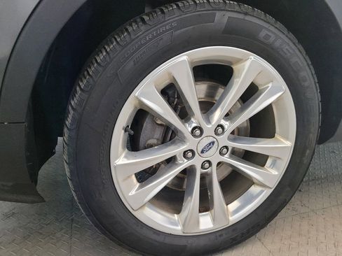 Used 2019 Ford Explorer XLT w/ Equipment Group 202A AWD/4WD image 31