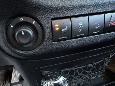 Used 2015 Jeep Wrangler Unlimited Sahara w/ Connectivity Group image 21